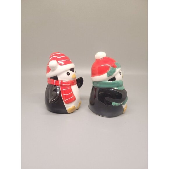 Set of Christmas Penguin Salt and Pepper Shakers Kitchen Serving - Picture 4 of 5